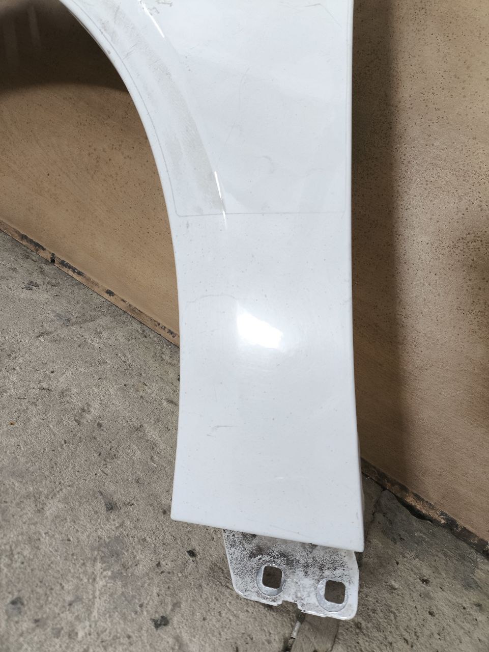 Переднє ліве крило