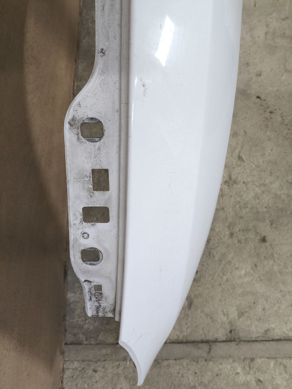 Переднє ліве крило