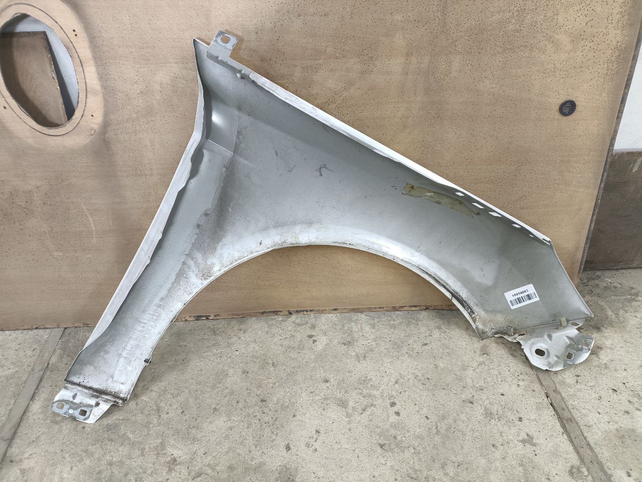 Переднє ліве крило